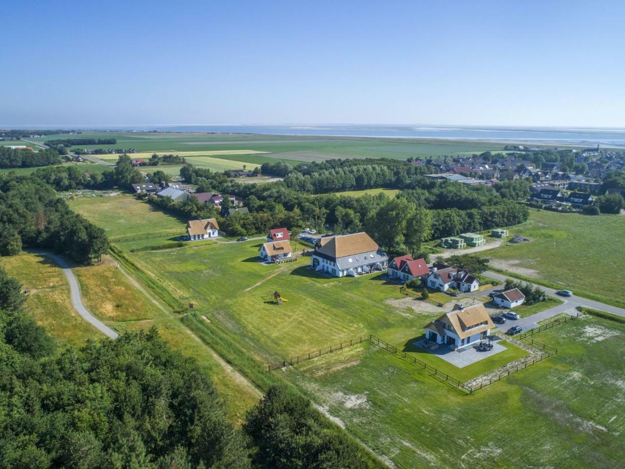 Apartment In Tasteful Farmhouse In De Cocksdorp On The Wadden Island Of Texel Екстериор снимка